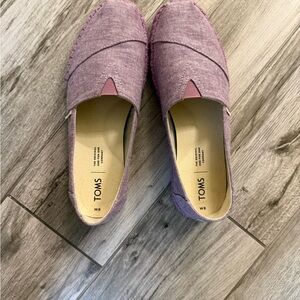 TOMS Women's Lavender Flats Size 8. EUC